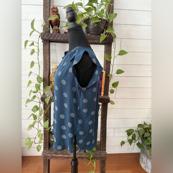 Loft Floral Blue Women's Flutter Sleeve Top - Picture 7 of 14